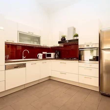 Ana - 3 Bedroom With Private Pool And Unspoiled Natural Environment Kučiće