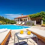 Villa Ana - 3 Bedroom With Private Pool And Unspoiled Natural Environment Kučiće