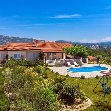 Villa Ana - 3 Bedroom With Private Pool And Unspoiled Natural Environment Kučiće