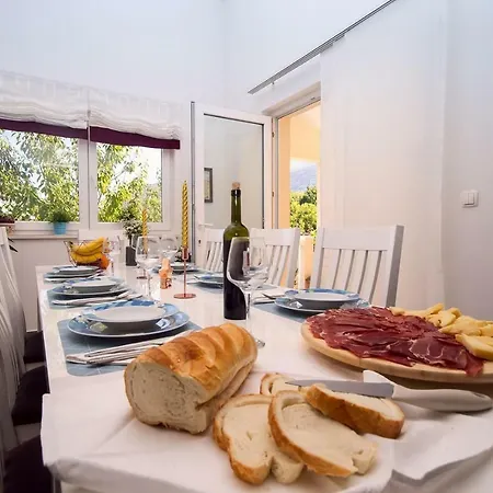 Ana - 3 Bedroom With Private Pool And Unspoiled Natural Environment * Kučiće